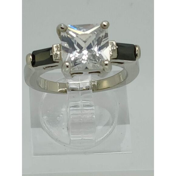 Vintage 3-Stone Gold GP Silver Tone Princess Cut Black CZ Engagement Ring Size 7 - Picture 2 of 10